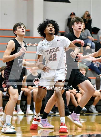 Thumbnail 1 in Union Mine vs. Roseville (Tiger Classic) photogallery.