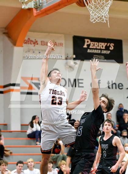 Thumbnail 3 in Union Mine vs. Roseville (Tiger Classic) photogallery.