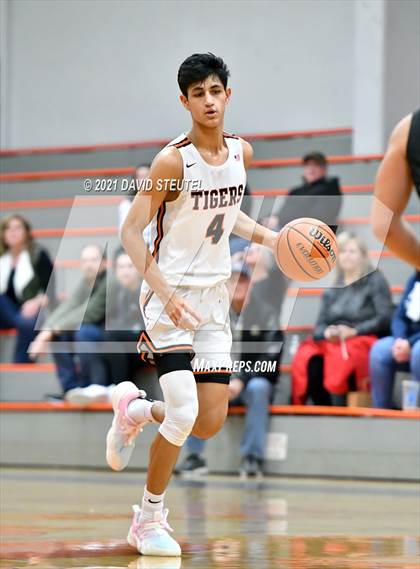 Thumbnail 2 in Union Mine vs. Roseville (Tiger Classic) photogallery.