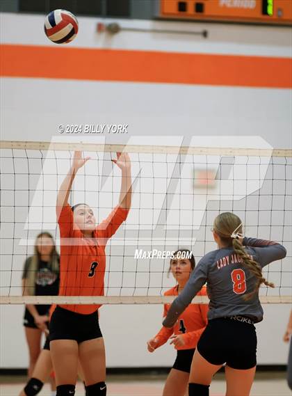 Thumbnail 2 in Grand Saline vs Mineola photogallery.