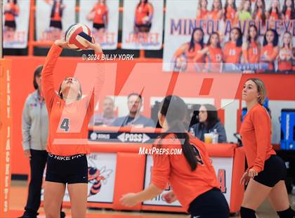 Thumbnail 3 in Grand Saline vs Mineola photogallery.