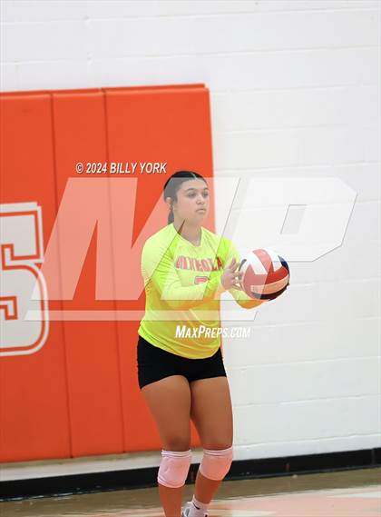 Thumbnail 2 in Grand Saline vs Mineola photogallery.