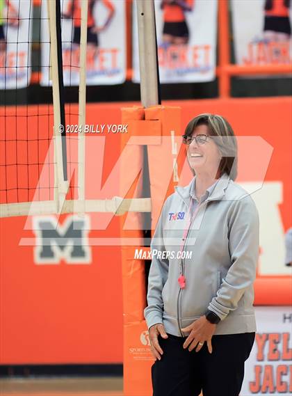 Thumbnail 1 in Grand Saline vs Mineola photogallery.