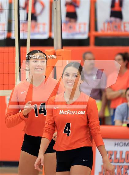 Thumbnail 2 in Grand Saline vs Mineola photogallery.