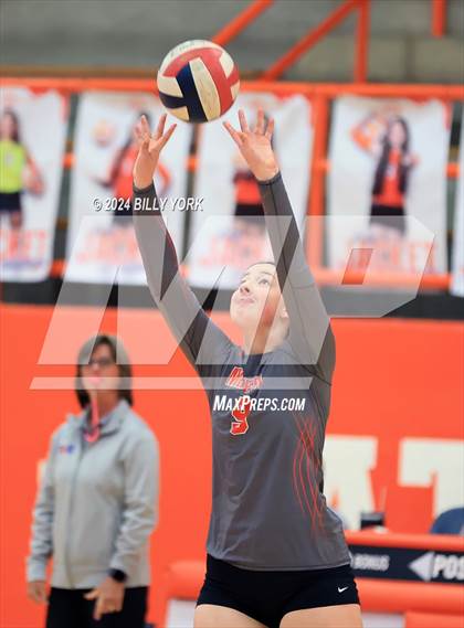 Thumbnail 2 in Grand Saline vs Mineola photogallery.