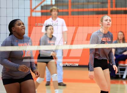 Thumbnail 2 in Grand Saline vs Mineola photogallery.