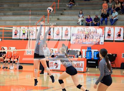 Thumbnail 3 in Grand Saline vs Mineola photogallery.