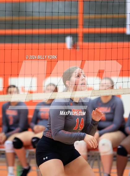 Thumbnail 3 in Grand Saline vs Mineola photogallery.