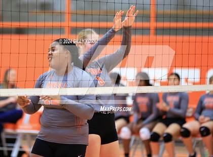 Thumbnail 1 in Grand Saline vs Mineola photogallery.