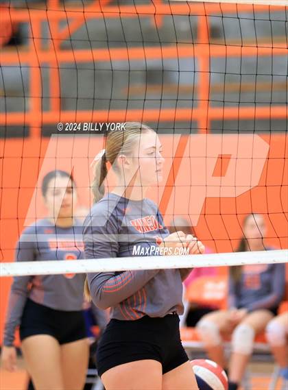 Thumbnail 1 in Grand Saline vs Mineola photogallery.