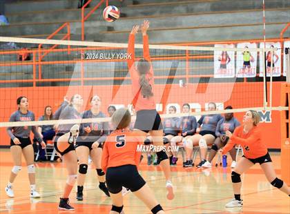 Thumbnail 1 in Grand Saline vs Mineola photogallery.