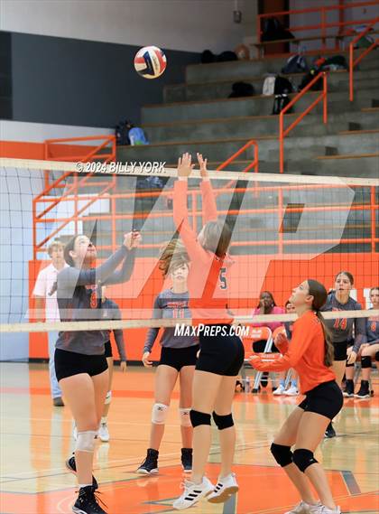Thumbnail 3 in Grand Saline vs Mineola photogallery.