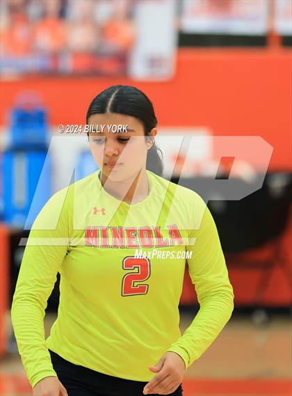 Thumbnail 2 in Grand Saline vs Mineola photogallery.