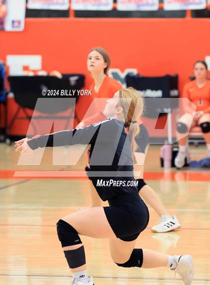 Thumbnail 1 in Grand Saline vs Mineola photogallery.