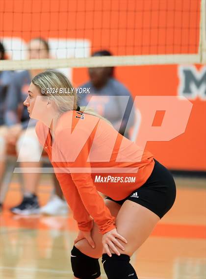Thumbnail 3 in Grand Saline vs Mineola photogallery.