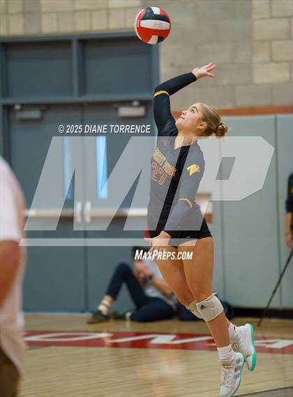 Thumbnail 3 in Torrey Pines @ Mater Dei photogallery.
