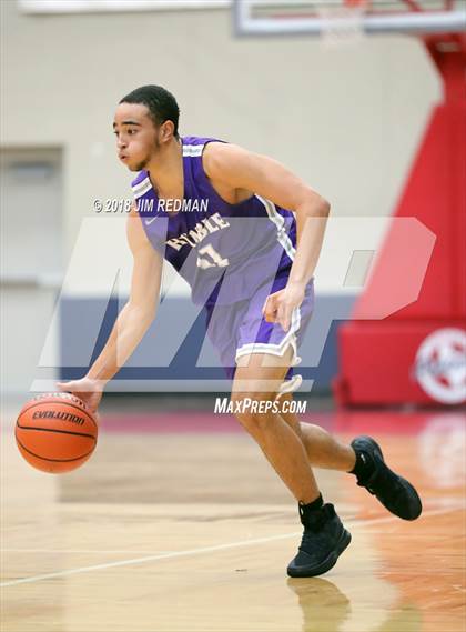 Thumbnail 2 in Humble vs Mansfield Summit (McDonald's Texas Invitational) photogallery.