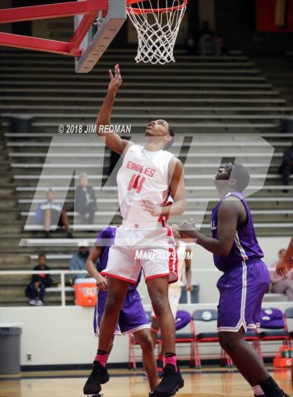 Thumbnail 1 in Humble vs Mansfield Summit (McDonald's Texas Invitational) photogallery.