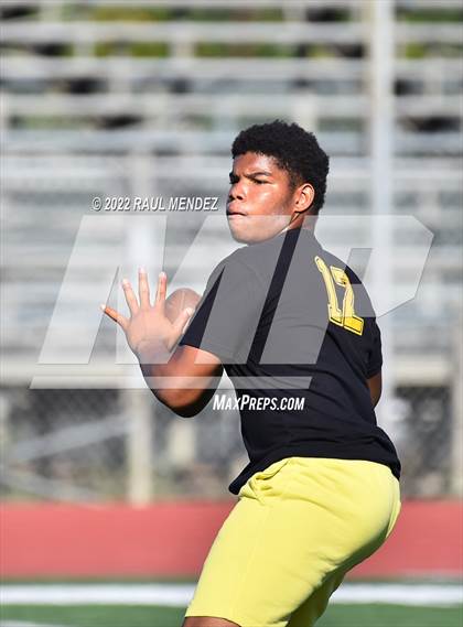 Thumbnail 2 in Jefferson @ Dominguez (7 on 7) photogallery.