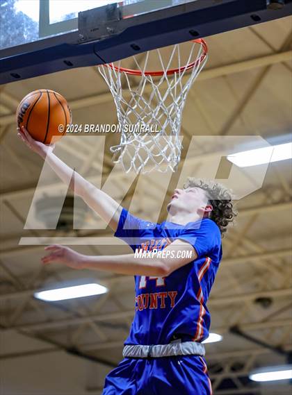 Thumbnail 2 in Chilton County vs Jemison (Chilton County Tournament) photogallery.