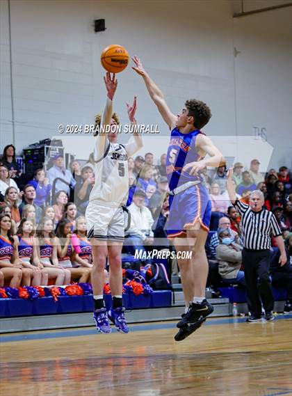 Thumbnail 3 in Chilton County vs Jemison (Chilton County Tournament) photogallery.