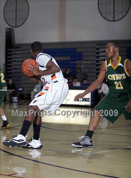 Thumbnail 3 in Chaminade vs. Canyon (Burbank Tip-Off Classic) photogallery.