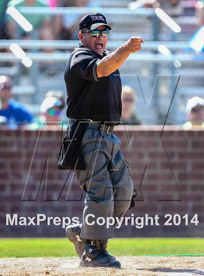 Thumbnail 1 in Birdville vs. Lake Dallas (UIL 4A Region 1 Bi-District Playoff) photogallery.