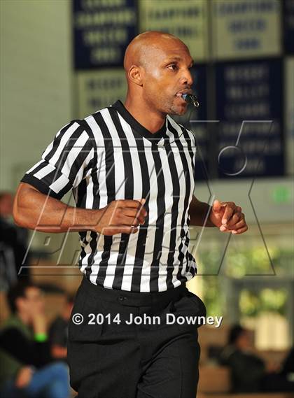 Thumbnail 2 in Shadow Hills vs. Miller (MaxPreps Holiday Classic) photogallery.