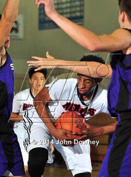 Thumbnail 1 in Shadow Hills vs. Miller (MaxPreps Holiday Classic) photogallery.