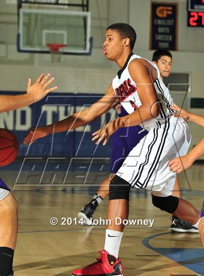 Thumbnail 2 in Shadow Hills vs. Miller (MaxPreps Holiday Classic) photogallery.
