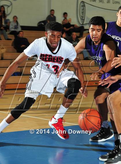 Thumbnail 3 in Shadow Hills vs. Miller (MaxPreps Holiday Classic) photogallery.
