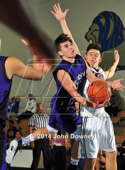 Thumbnail 3 in Shadow Hills vs. Miller (MaxPreps Holiday Classic) photogallery.