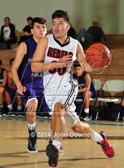 Thumbnail 1 in Shadow Hills vs. Miller (MaxPreps Holiday Classic) photogallery.