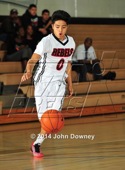 Thumbnail 2 in Shadow Hills vs. Miller (MaxPreps Holiday Classic) photogallery.