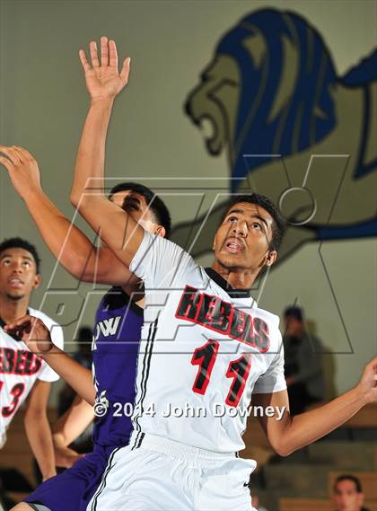 Thumbnail 1 in Shadow Hills vs. Miller (MaxPreps Holiday Classic) photogallery.