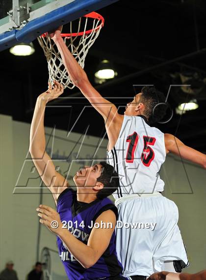 Thumbnail 2 in Shadow Hills vs. Miller (MaxPreps Holiday Classic) photogallery.