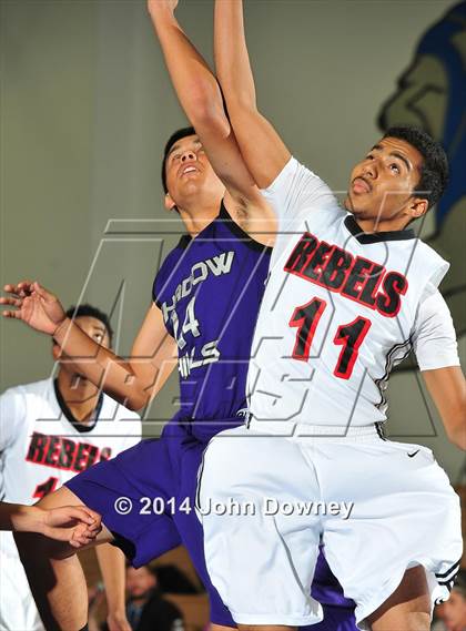 Thumbnail 3 in Shadow Hills vs. Miller (MaxPreps Holiday Classic) photogallery.