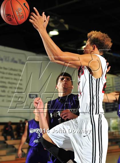 Thumbnail 1 in Shadow Hills vs. Miller (MaxPreps Holiday Classic) photogallery.