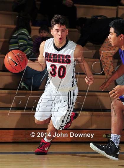 Thumbnail 1 in Shadow Hills vs. Miller (MaxPreps Holiday Classic) photogallery.