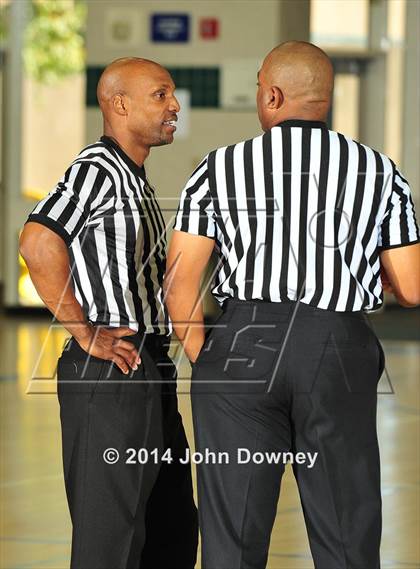 Thumbnail 1 in Shadow Hills vs. Miller (MaxPreps Holiday Classic) photogallery.