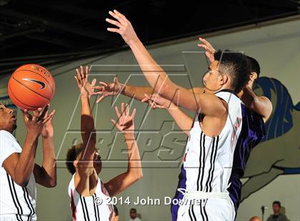 Thumbnail 3 in Shadow Hills vs. Miller (MaxPreps Holiday Classic) photogallery.