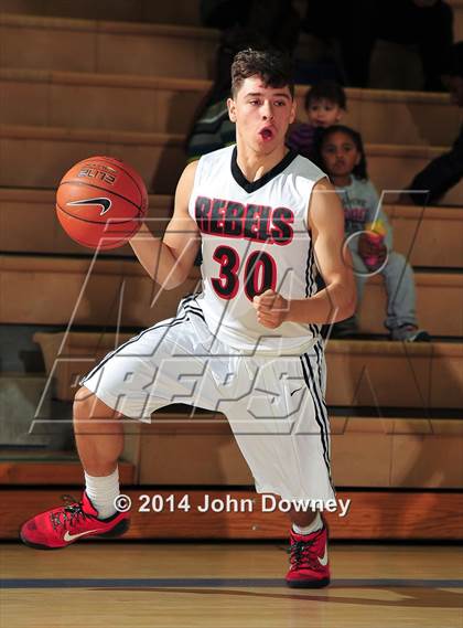 Thumbnail 2 in Shadow Hills vs. Miller (MaxPreps Holiday Classic) photogallery.