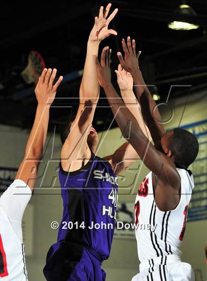 Thumbnail 2 in Shadow Hills vs. Miller (MaxPreps Holiday Classic) photogallery.