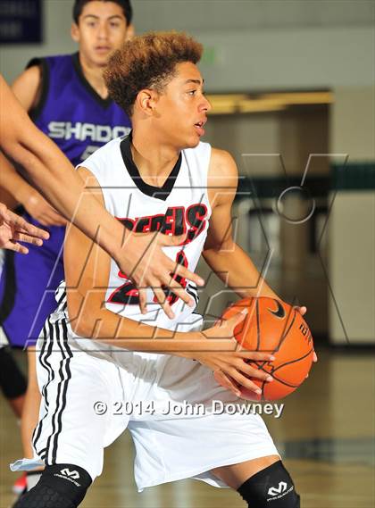 Thumbnail 3 in Shadow Hills vs. Miller (MaxPreps Holiday Classic) photogallery.