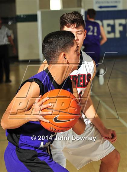 Thumbnail 2 in Shadow Hills vs. Miller (MaxPreps Holiday Classic) photogallery.