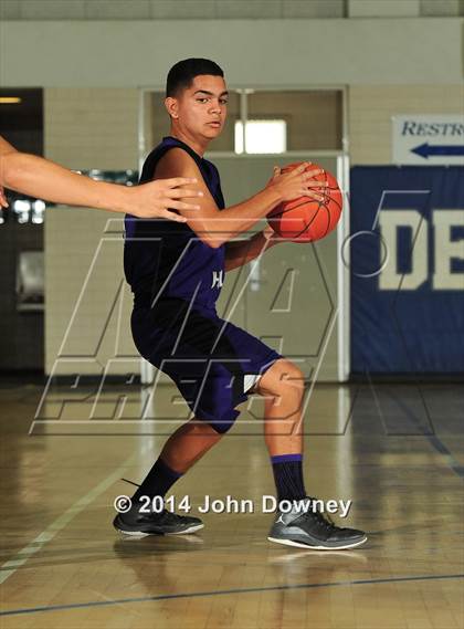 Thumbnail 1 in Shadow Hills vs. Miller (MaxPreps Holiday Classic) photogallery.