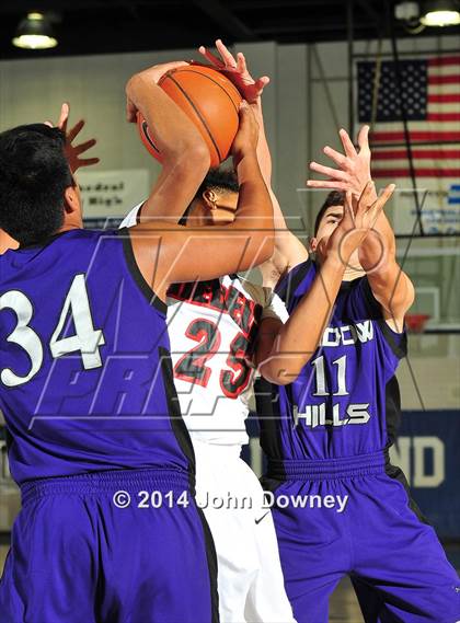 Thumbnail 2 in Shadow Hills vs. Miller (MaxPreps Holiday Classic) photogallery.
