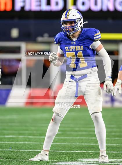 Thumbnail 3 in Fairhaven vs Norwell (MIAA Division 6 Final) photogallery.