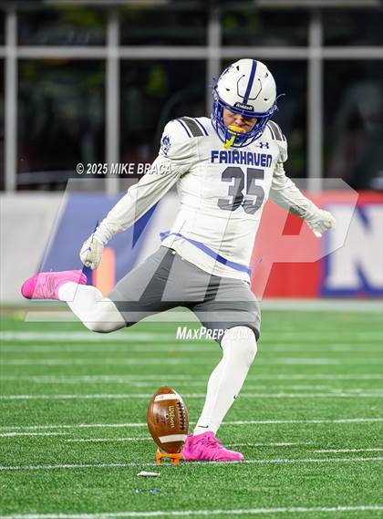 Thumbnail 1 in Fairhaven vs Norwell (MIAA Division 6 Final) photogallery.