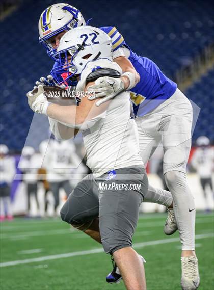 Thumbnail 2 in Fairhaven vs Norwell (MIAA Division 6 Final) photogallery.